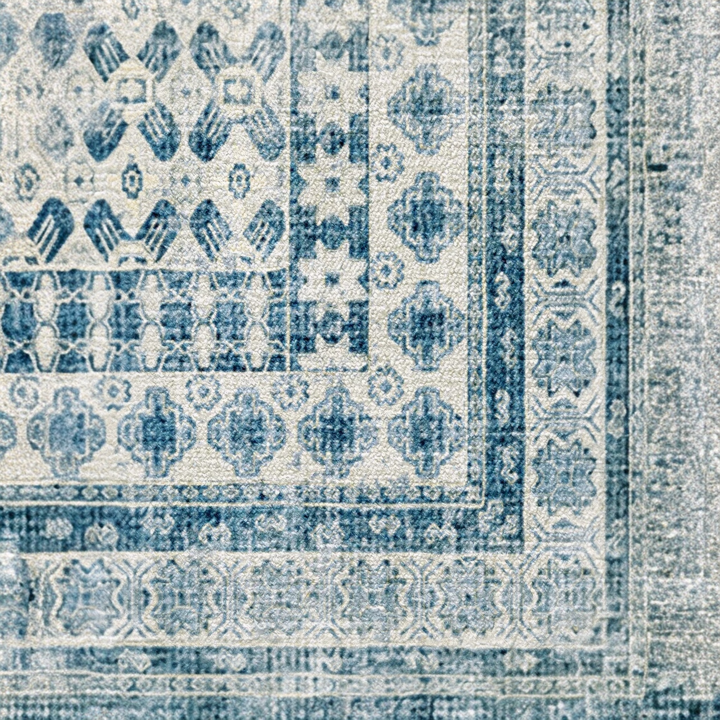 Cyrus Ocean Ivory Traditional Tufted Washable Rug